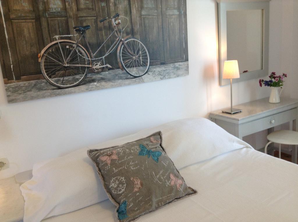 Alonia Studios Firostefani Habitación foto